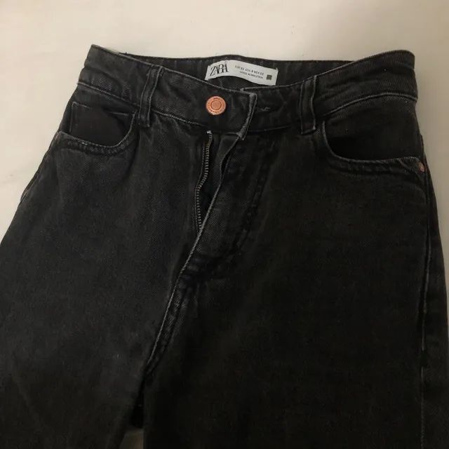 calça mom jeans zara