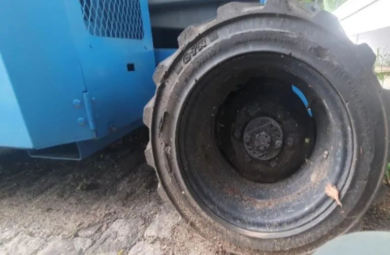 Plataforma Elevatória Genie GS-3369 RT 12m 2014 - Foto 5