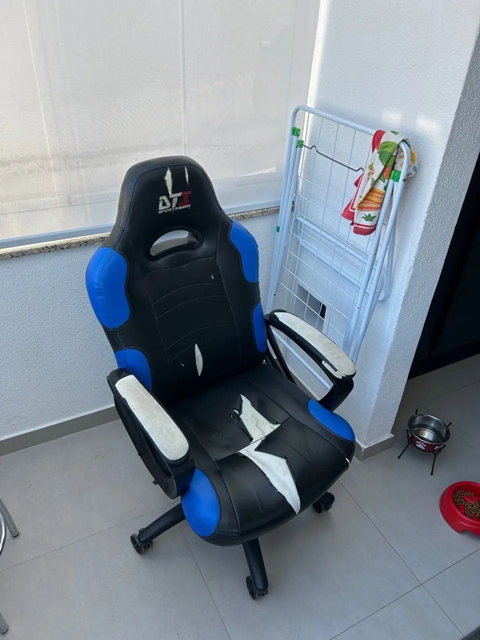 Cadeira gamer avariada 