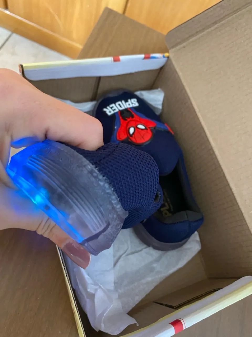 Tênis Homem Aranha com led - Foto 4