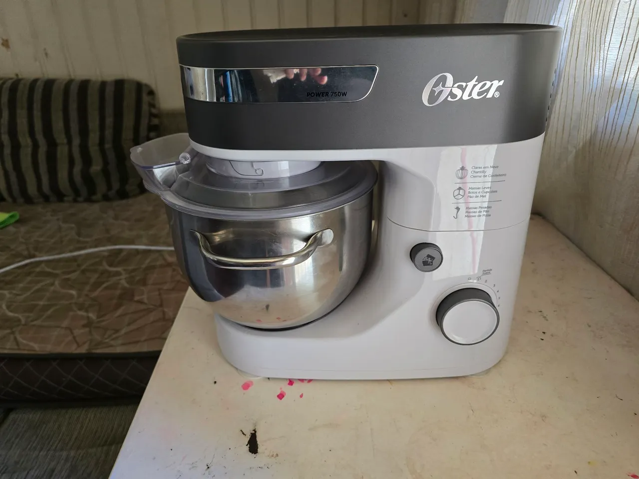 Batedeira Planetária Oster 750W