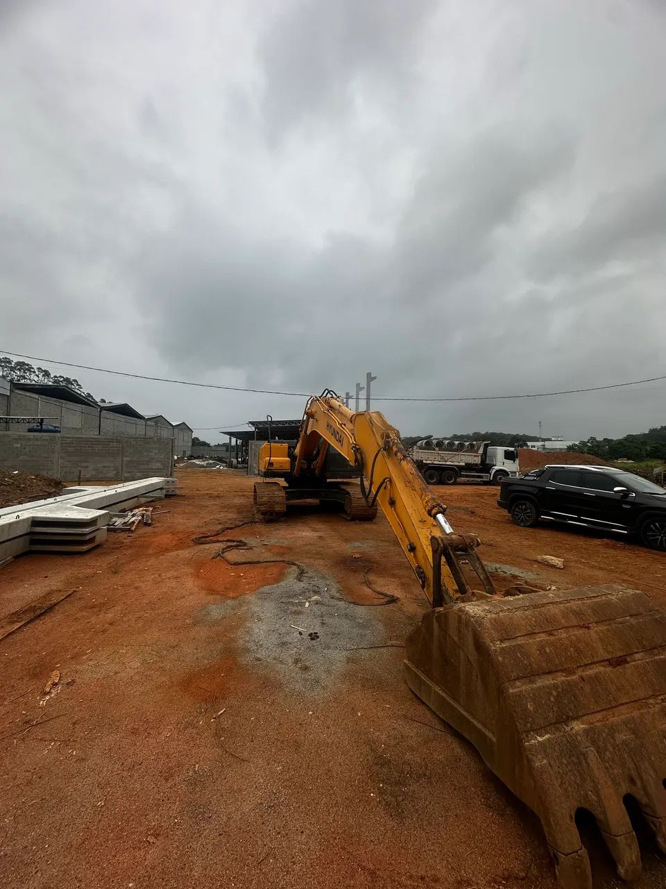 ESCAVADEIRA HIDRÁULICA HYUNDAI 210LC7  2011 - Foto 4