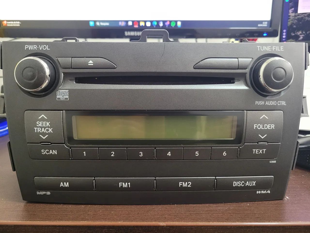 Som Toyota 86120 (Corolla)