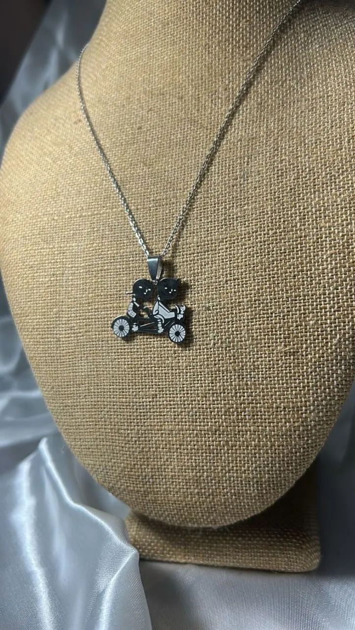 Colar com pingente de bicicleta para casais