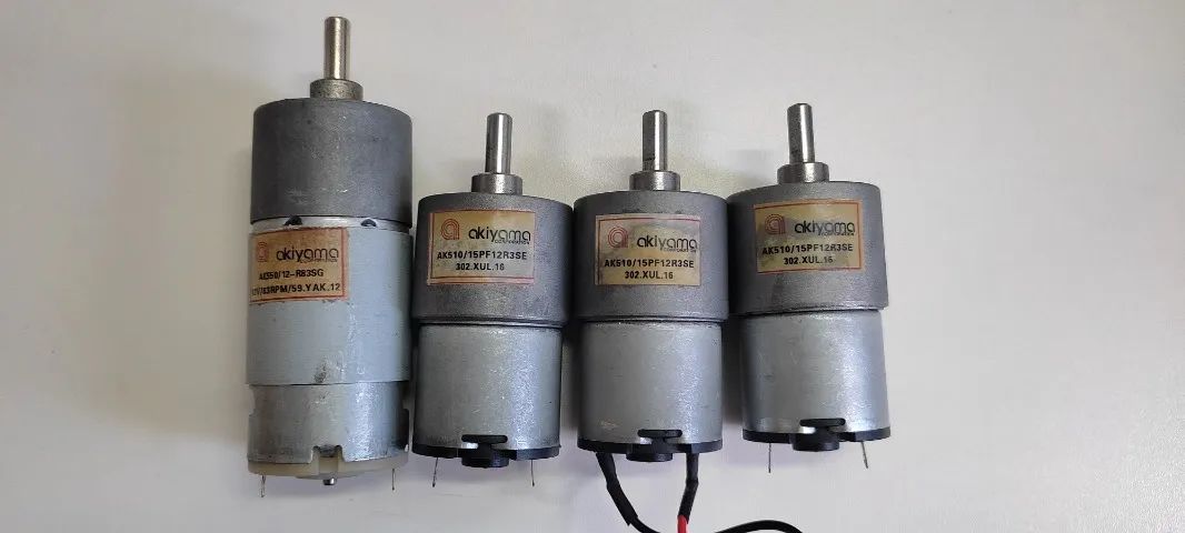 Motor DC 12V com redução