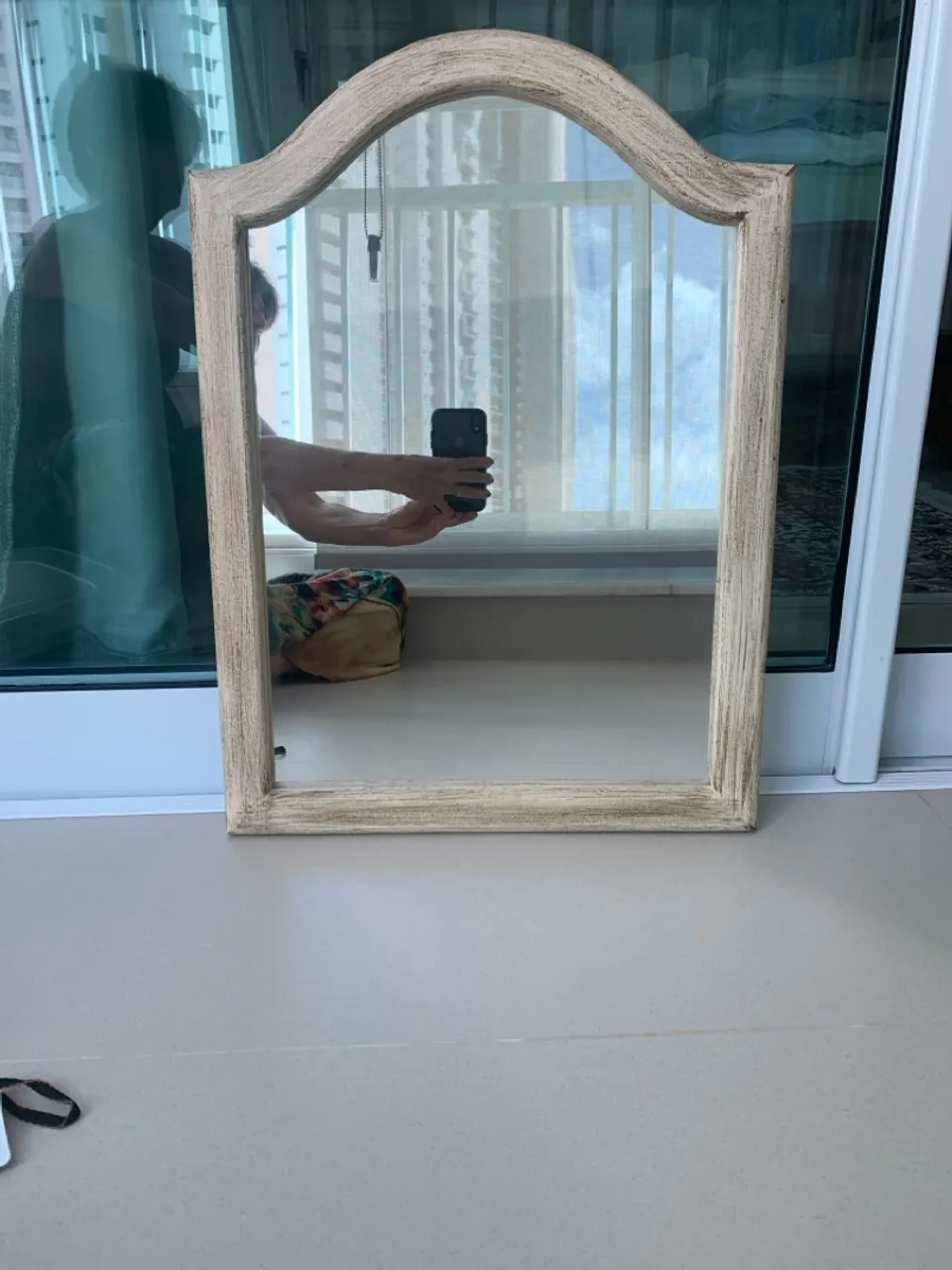 Espelho Decorativo com Moldura Clássica