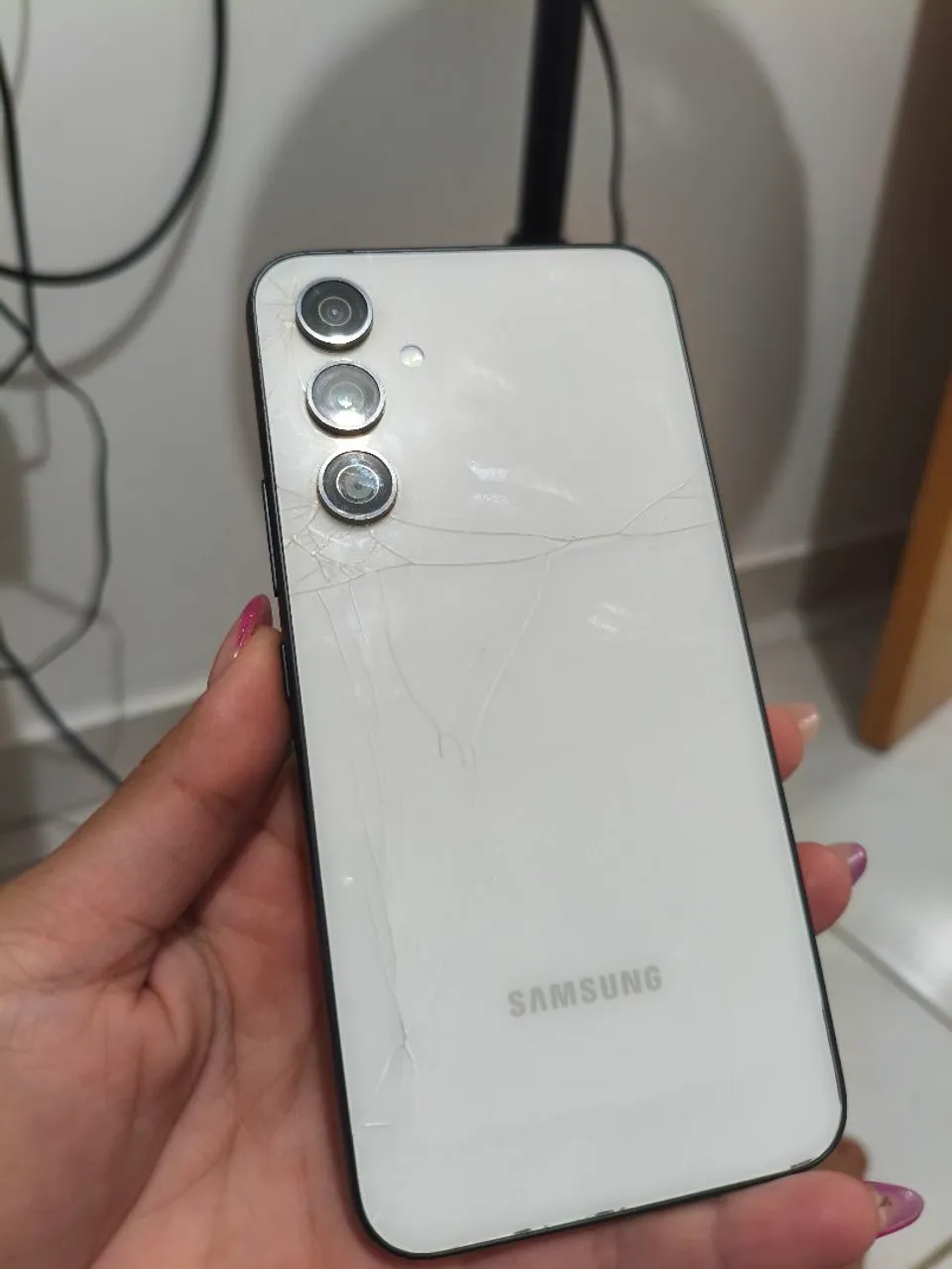 Carcaça Traseira Samsung Danificada.