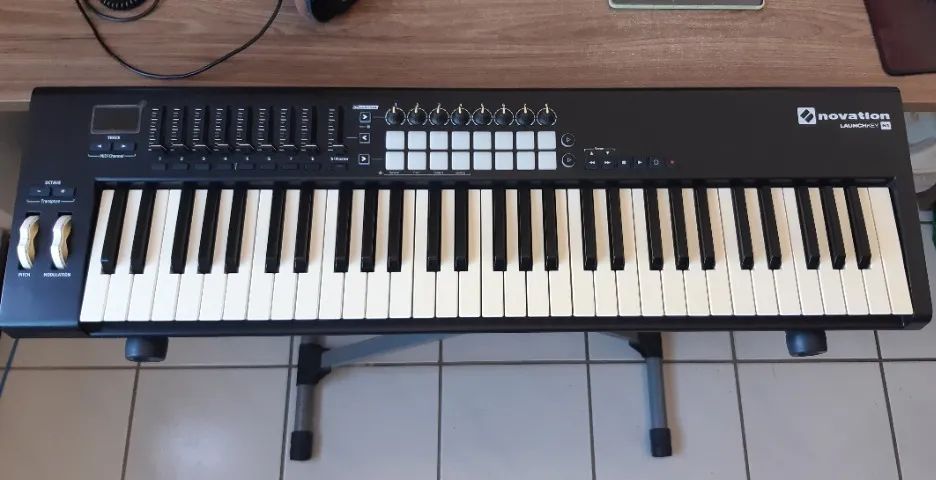 Novation Launchkey 61 MK2【中古】 中古】NOVATION LAUNCHKEY 61 MKII MIDIキーボード - 神奈川県の
