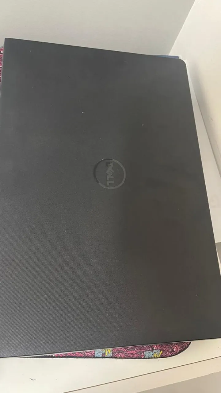 Notebook Dell Inspiron 15 Série 3000 - Ótimo estado!