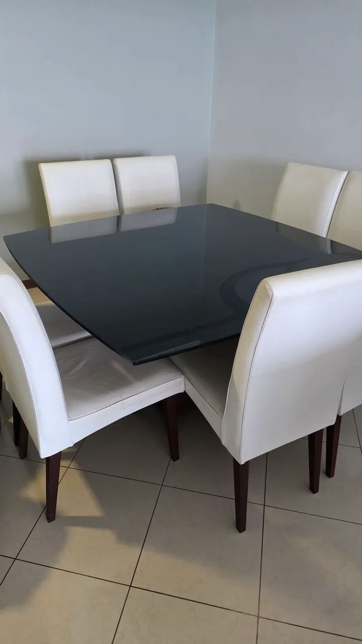 Mesa de Jantar de Vidro com 8 Cadeiras