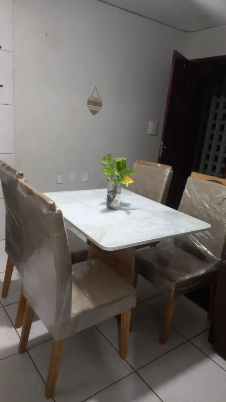 Mesa de Jantar 4 Cadeiras