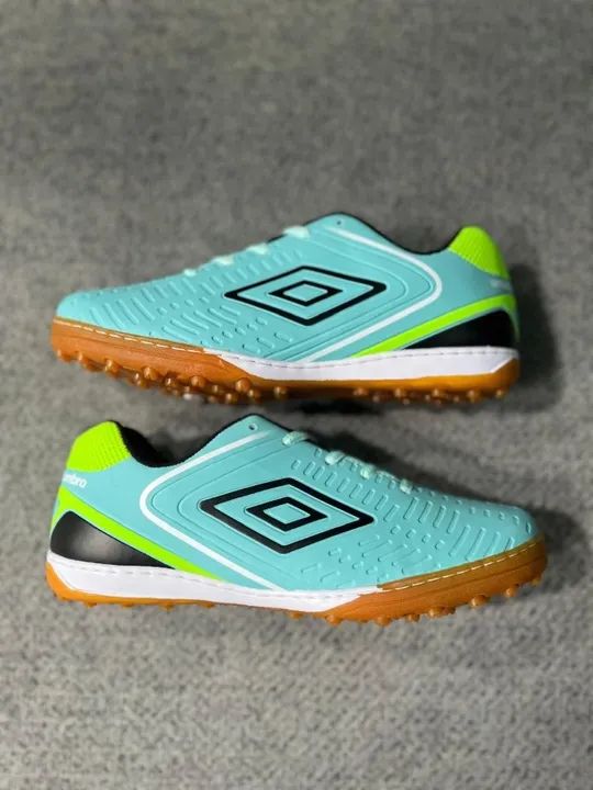 Chuteira Umbro, Chuteira Society