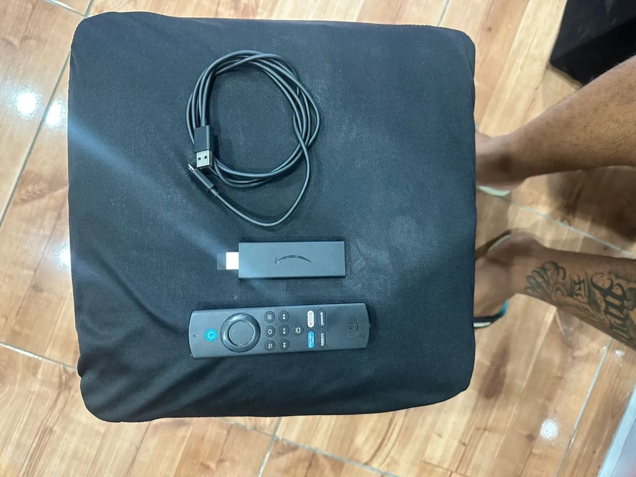 Fire TV Stick com Controle Remoto e Cabo