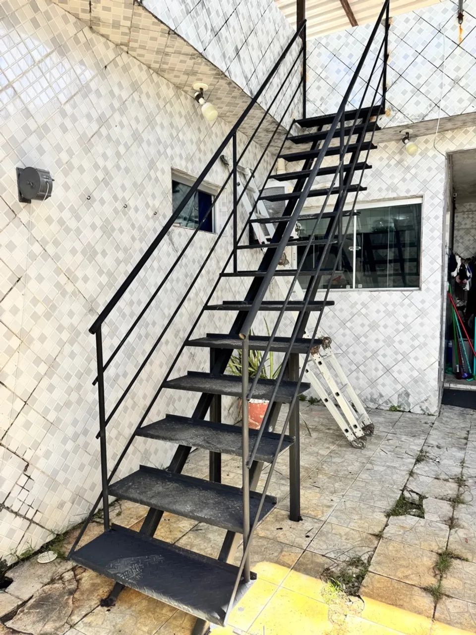 Escada em espiral para área externa - Foto 2