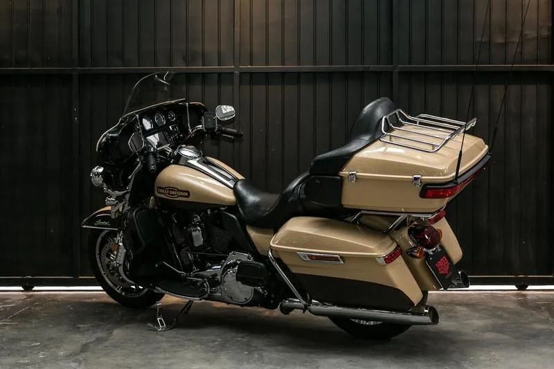 HARLEY-DAVIDSON FLHTK ULTRA LIMITED 2014 - Foto 5