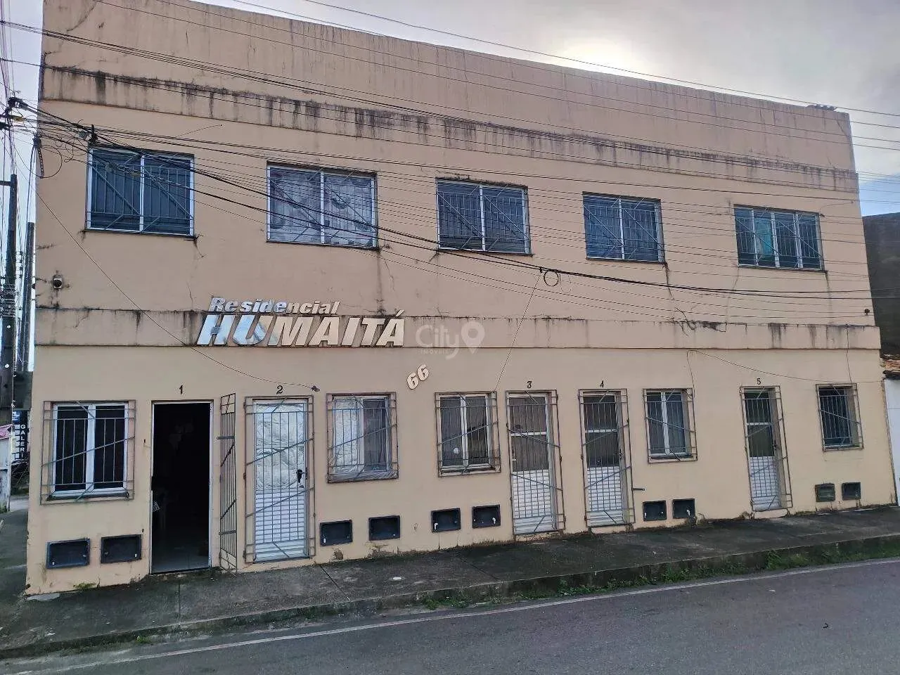 Oportunidade de Investimento: Prédio com 10 Apartamentos Alugados, Renda Mensal Garantida!