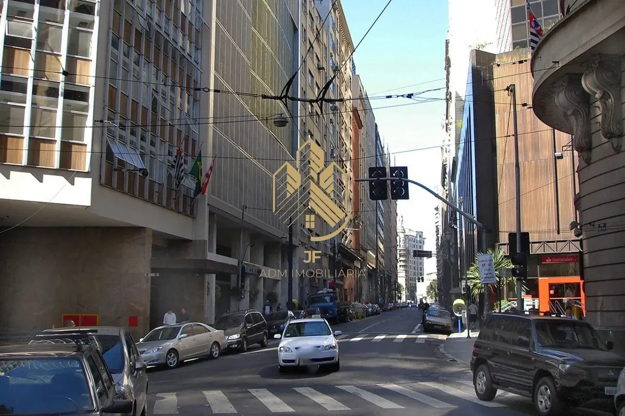Sala Comercial para Locação no Centro de São Paulo-SP: 6 Salas, 3 Banheiros, 130m², a 1 mi