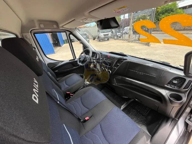 IVECO DEILY 35-150 ANO 2022 / BAÚ 4,5 M /  KM BAIXO - Foto 12