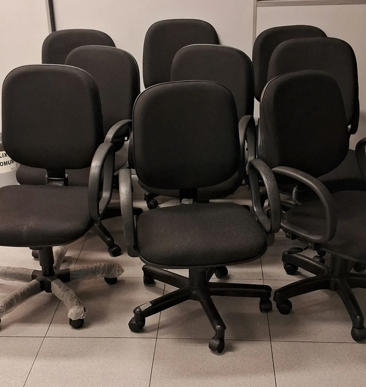Cadeiras de escritório seminovas - conforto e qualidade
