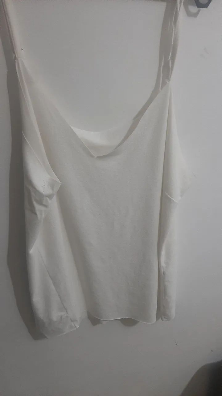 Blusa branca de alças ajustáveis tamanho G  - Foto 3