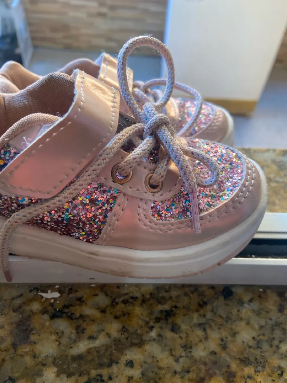 Tênis infantil rosa com glitter tamanho 22