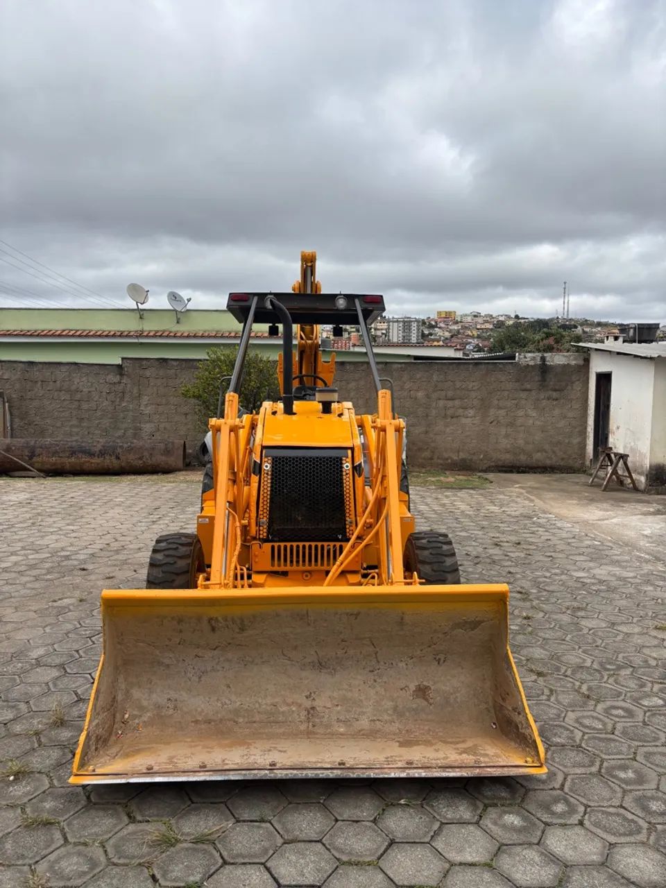 Retroescavadeira Case - 580L 4x4 - Foto 4