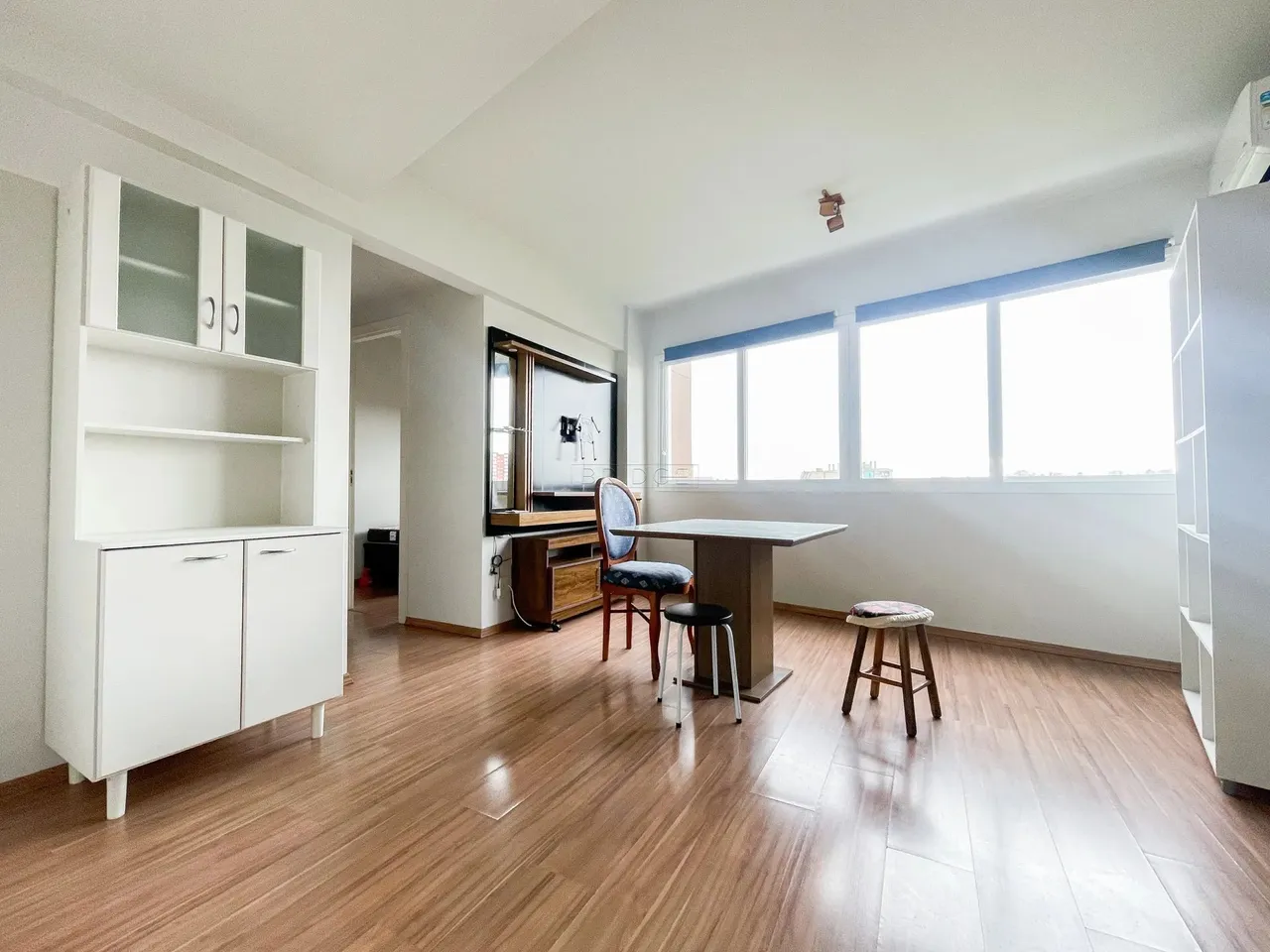 APARTAMENTO 2 QUARTOS 1 VAGA - AZENHA