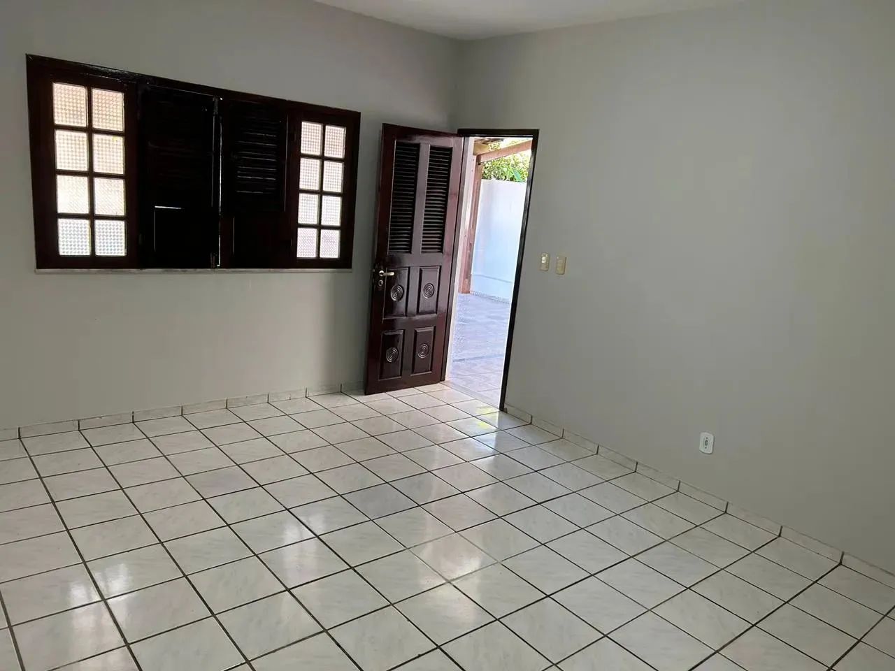 Alugo Ampla Casa com projetados 200m2 com 03 quartos na Aririzal Cohama - São Luís - MA - Foto 3