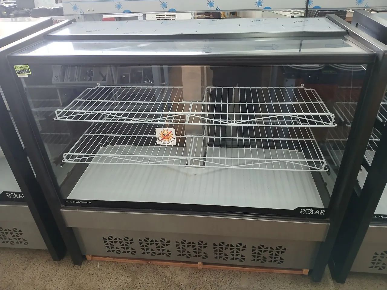 Balcão Vitrine Refrigerado 1,25m Polar para bolos e tortas - Foto 3