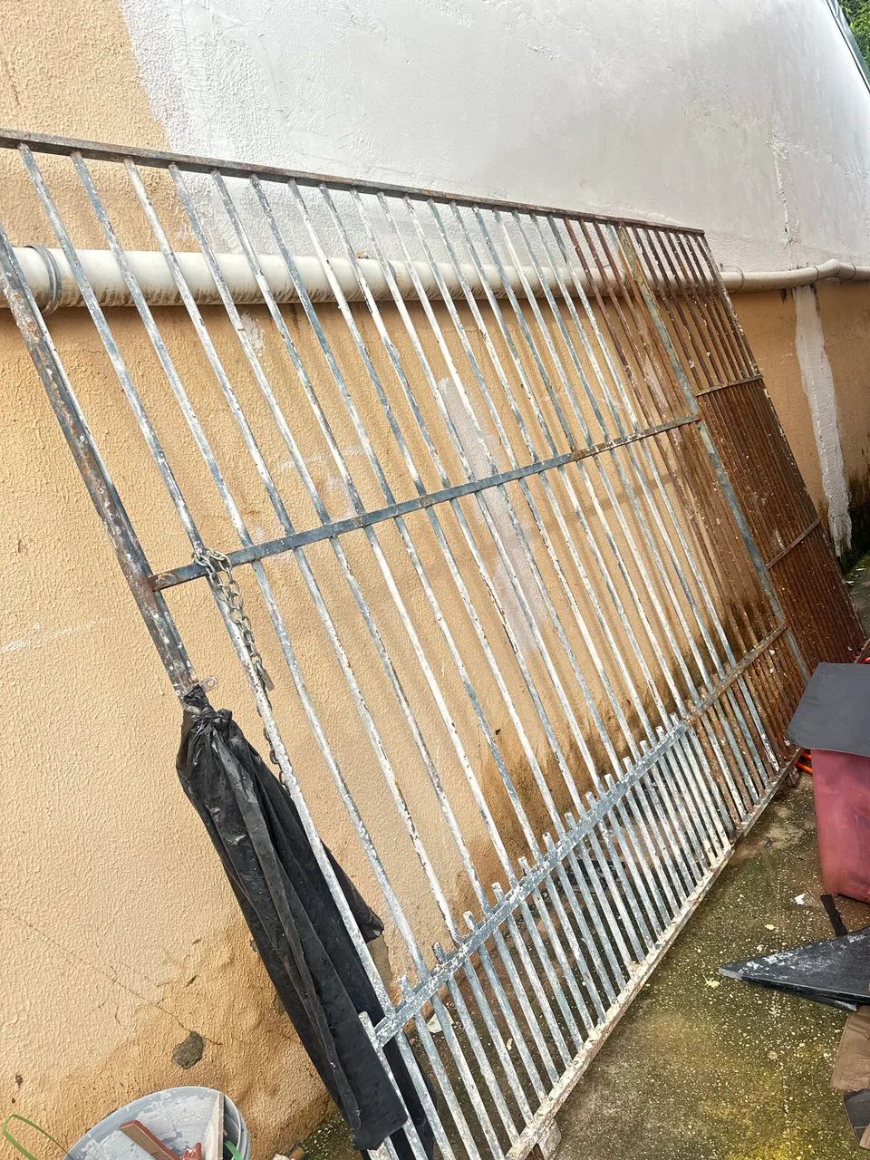 Vendo portão em ótimo estado  - Foto 2