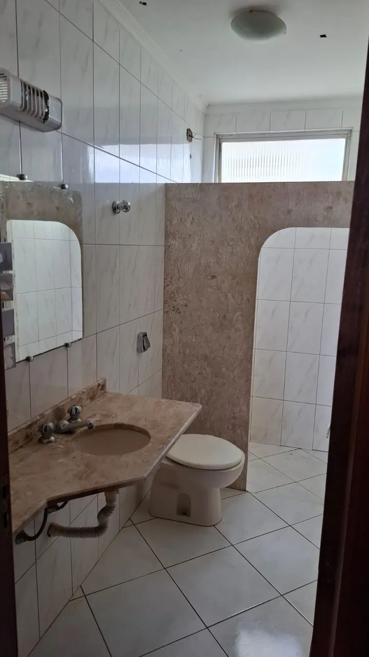 Apartamento com 3 quartos sendo 1 suíte e armários planejados - Foto 2