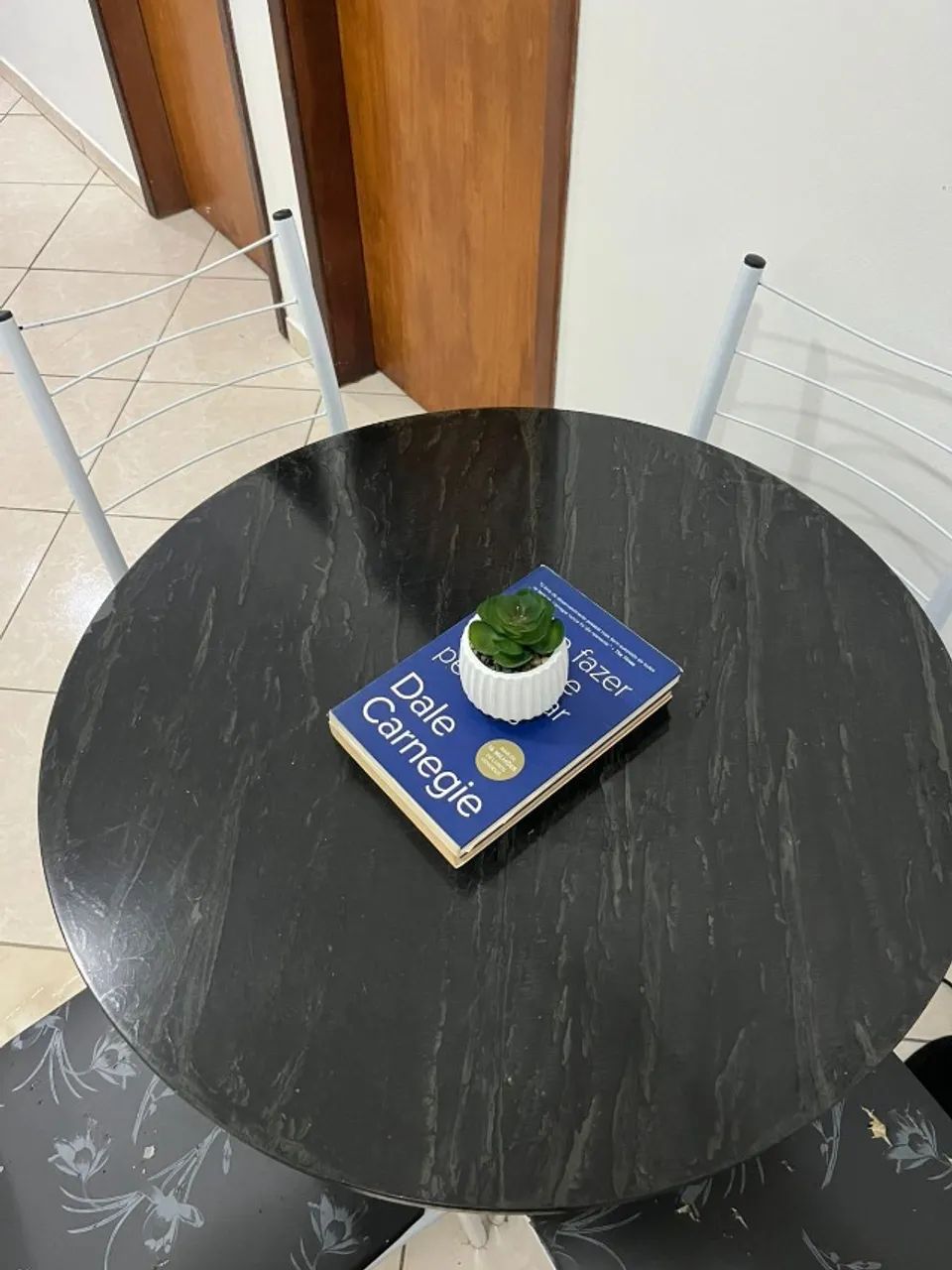 mesa com 4 cadeiras64520806977665122