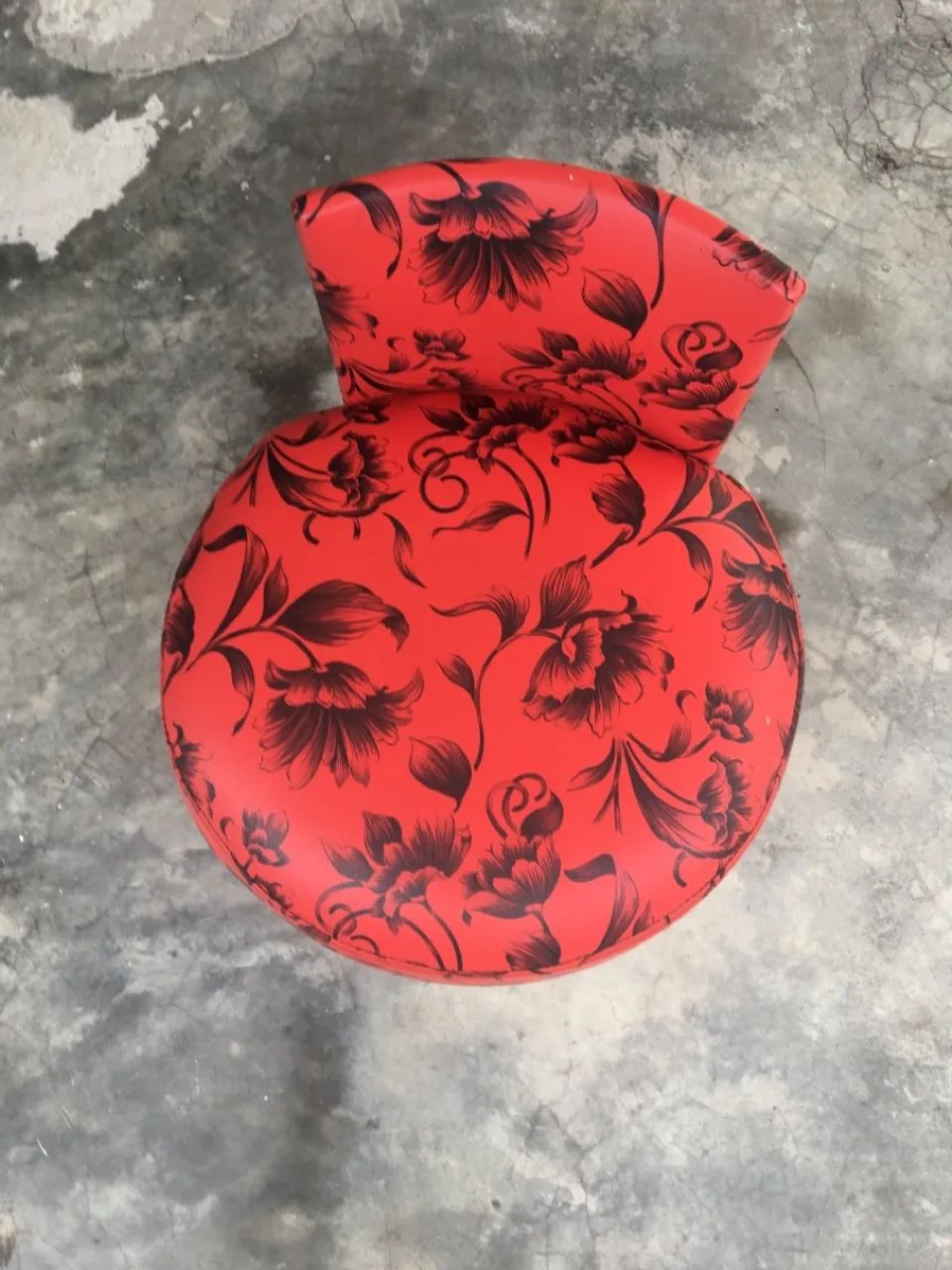 Puff Floral Vermelha - Foto 5