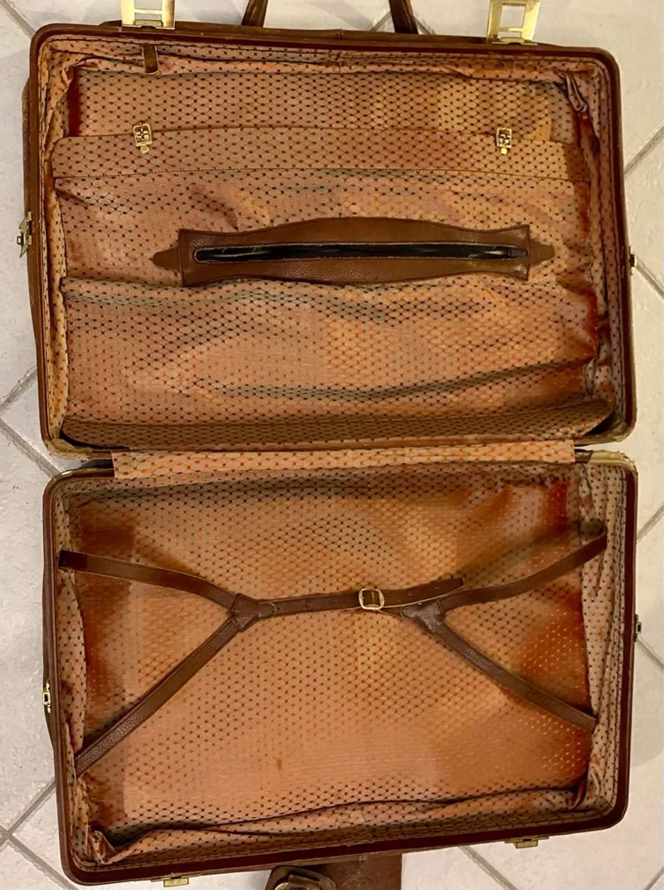 OFF! MALA de COURO ANTIGA