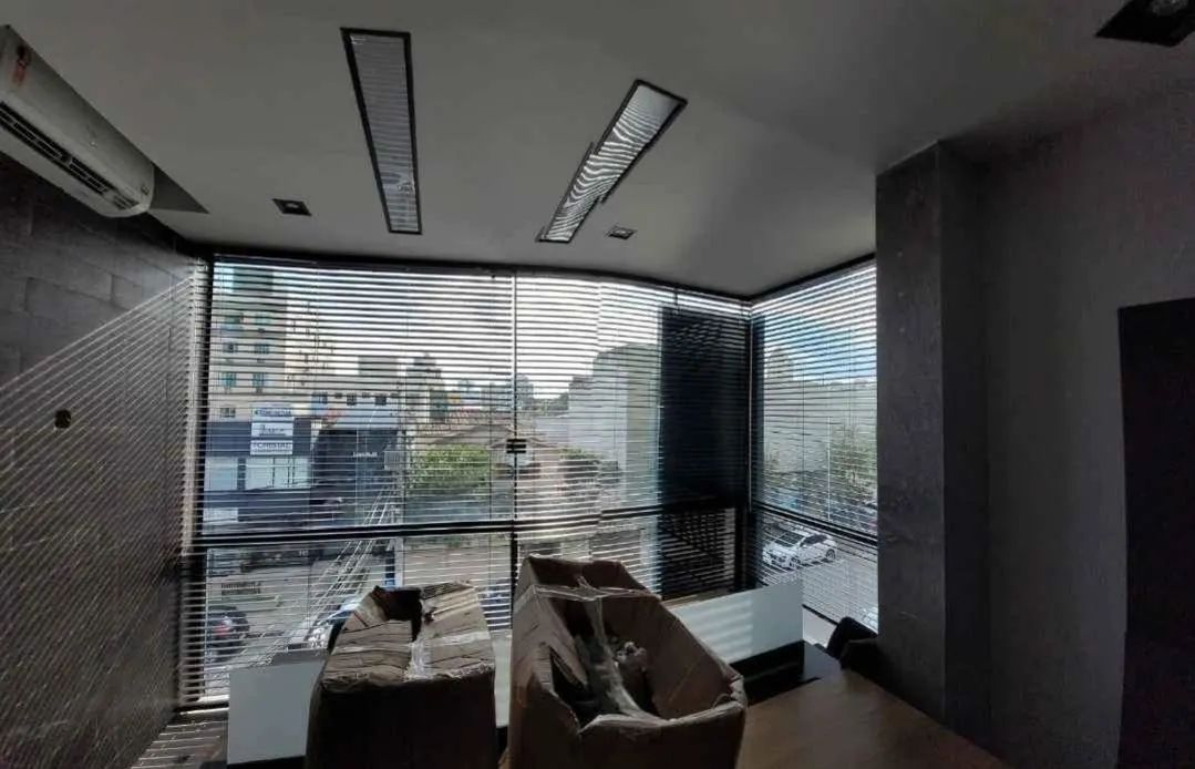 Duas Persianas de Alumínio Preto  - Foto 2