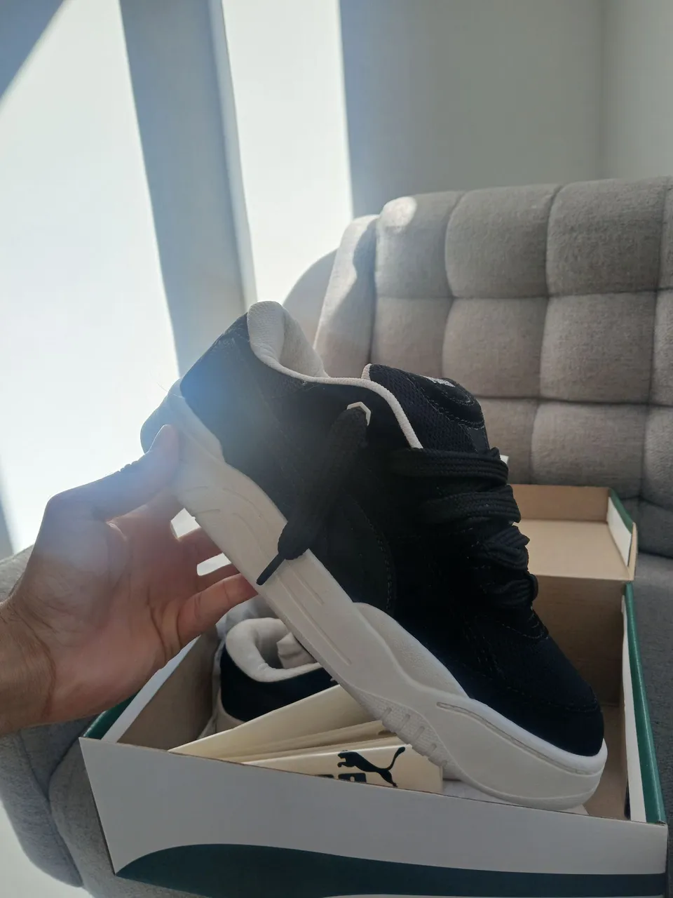 Tenis Puma180 Preto com Sola Branca