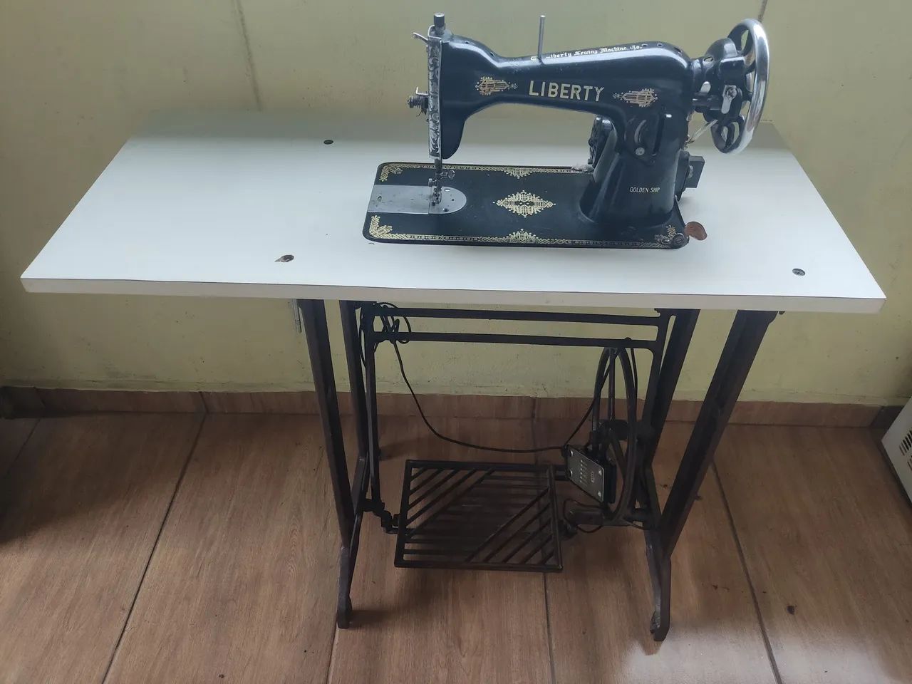 Máquina de costura Liberty Gold Ship 220V - Foto 3