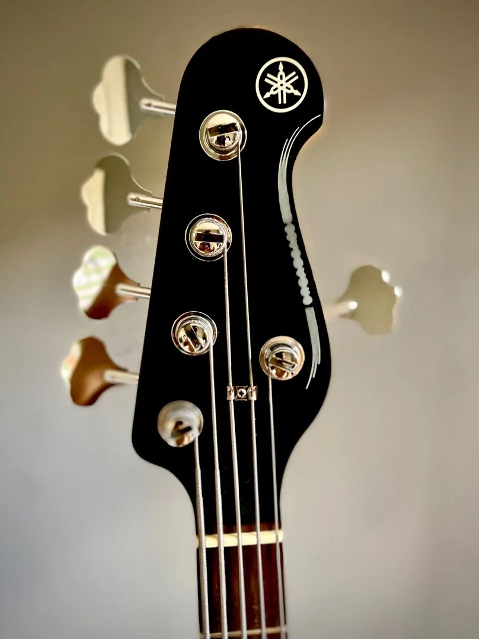 Baixo Yamaha BB235 - Instrumentos musicais - Hélio Ferraz, Serra