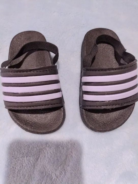 Vendo chinelo adidas