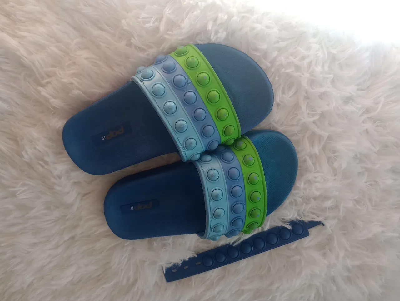 Chinelos Pop It Infantil - Conforto e Diversão! Com a pulseira 