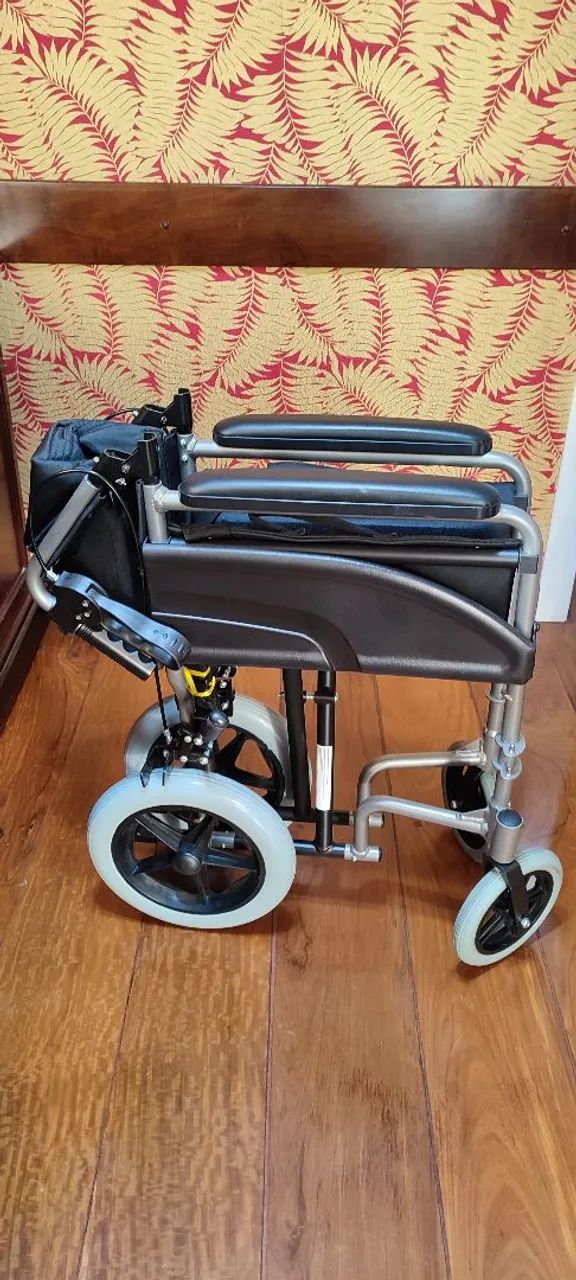 Cadeira de Rodas - Conforto e Mobilidade - Foto 2