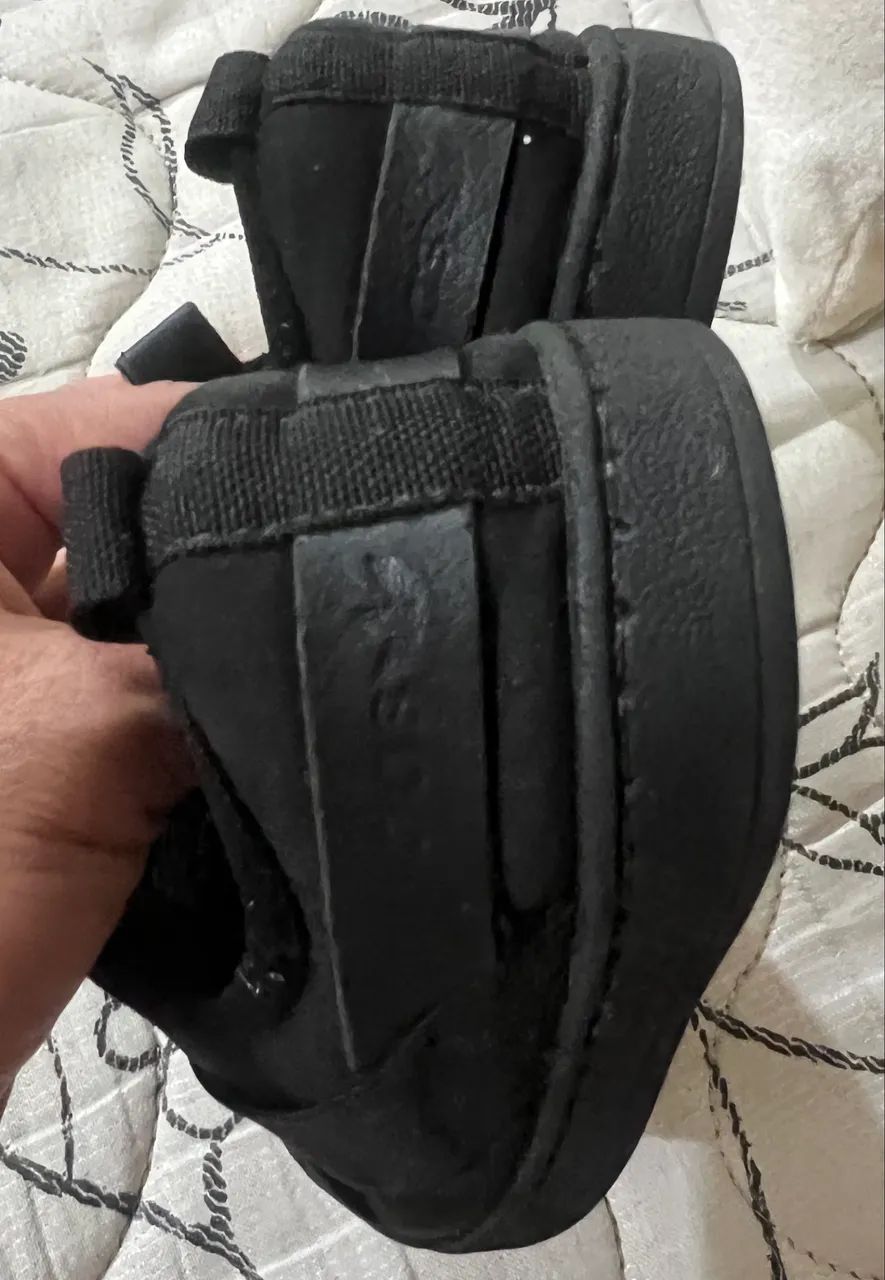 Tênis Adidas preto infantil em ótimo estado  - Foto 4