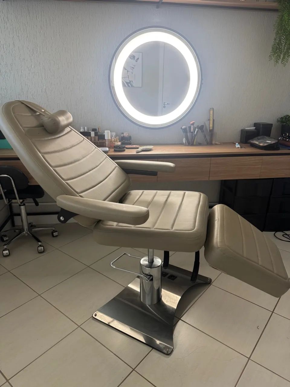 Poltrona para estética - Nova - Foto 3