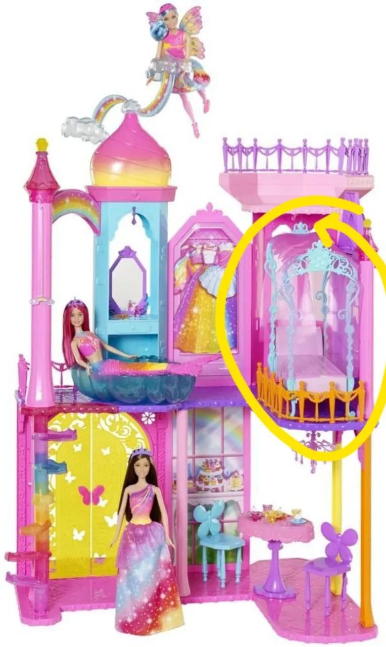 Cama com dossel do castelo da Barbie 