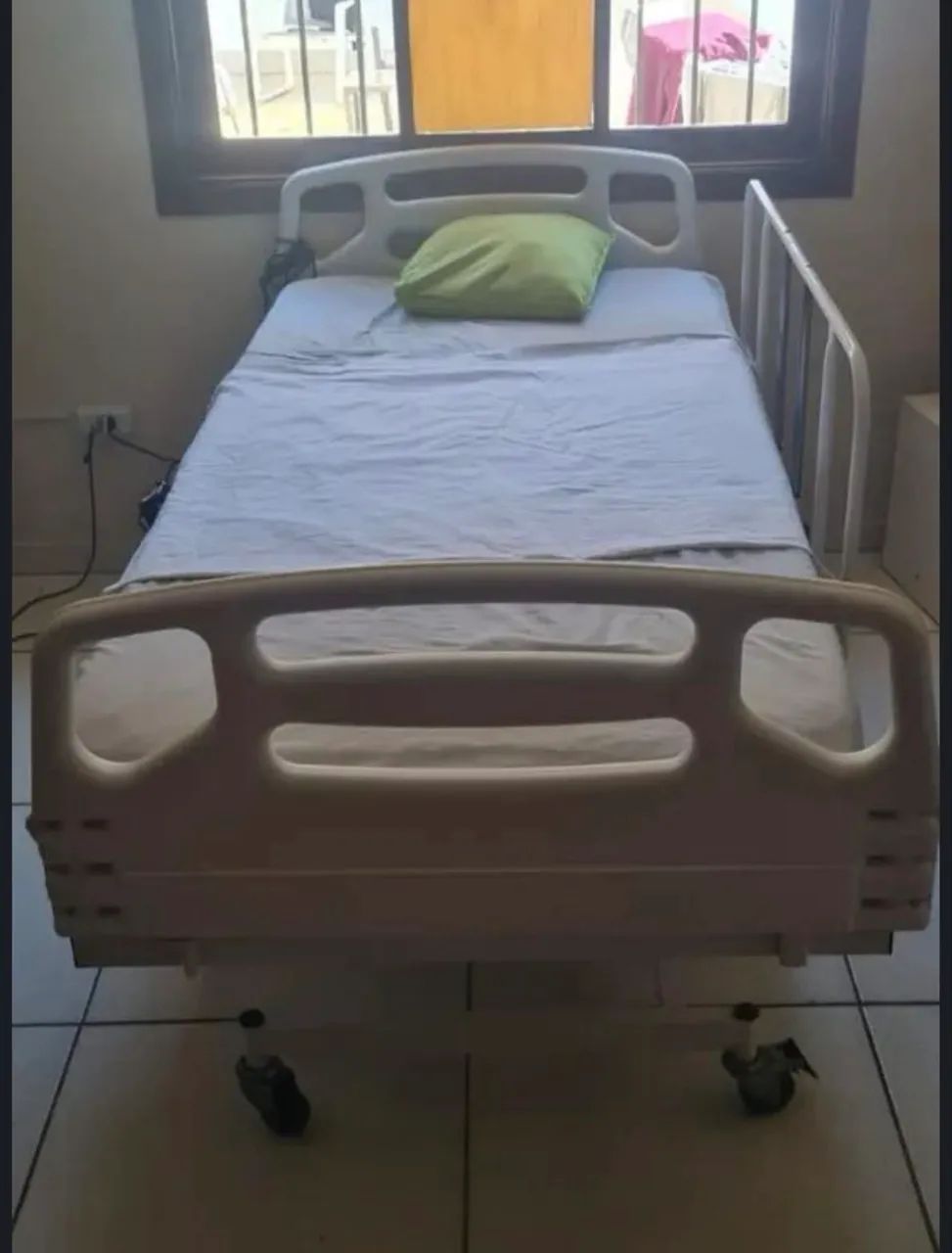 Cama hospitalar elétrica com entrega e colchão 