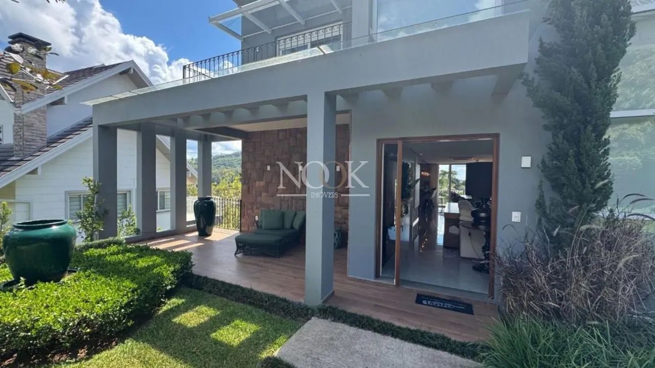 Bela Casa no Alphaville com 3 suítes - Foto 2