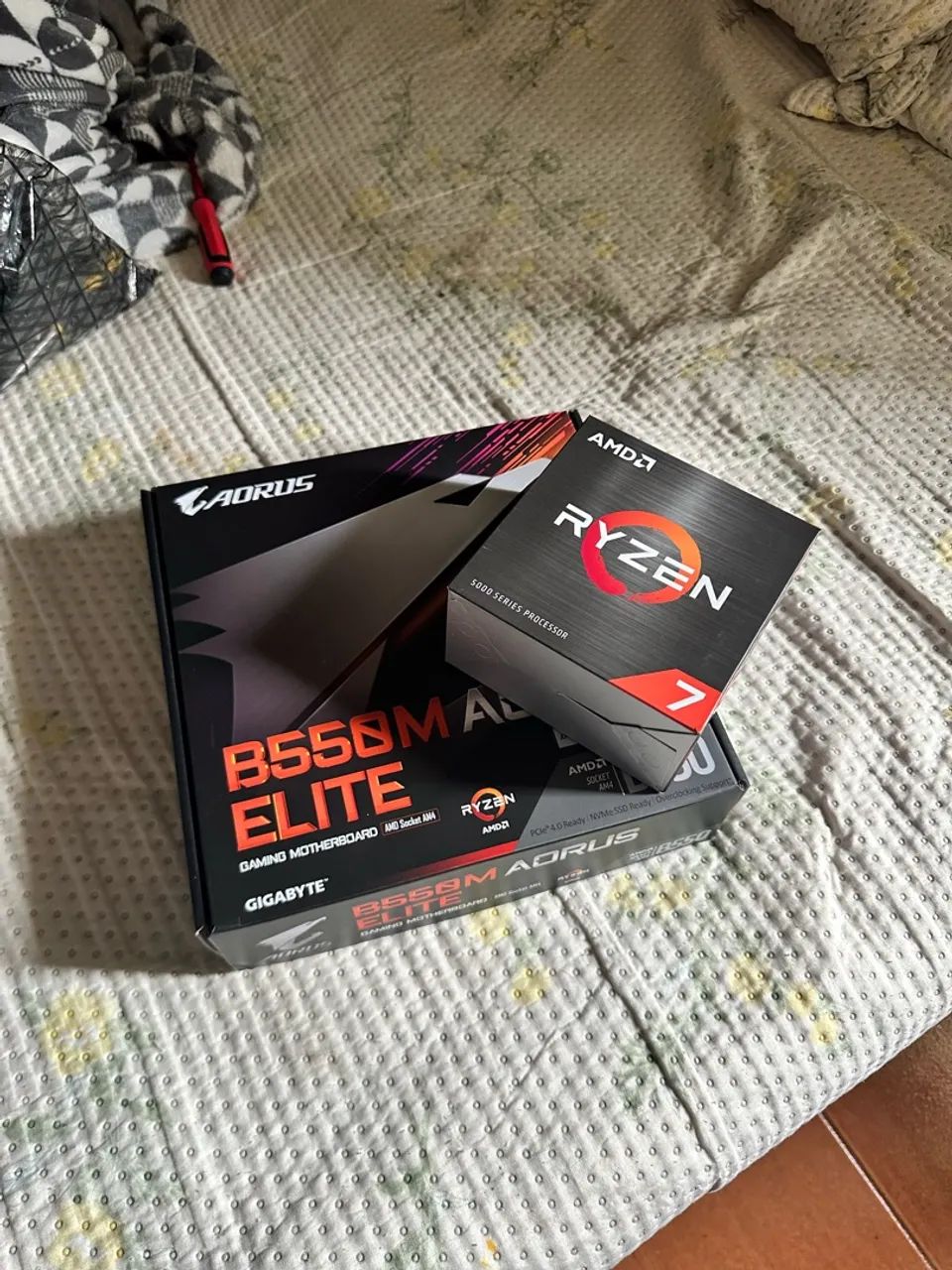 Kit placa mãe + Processador Ryzen 7 5700x + Aorus b550m - Foto 2