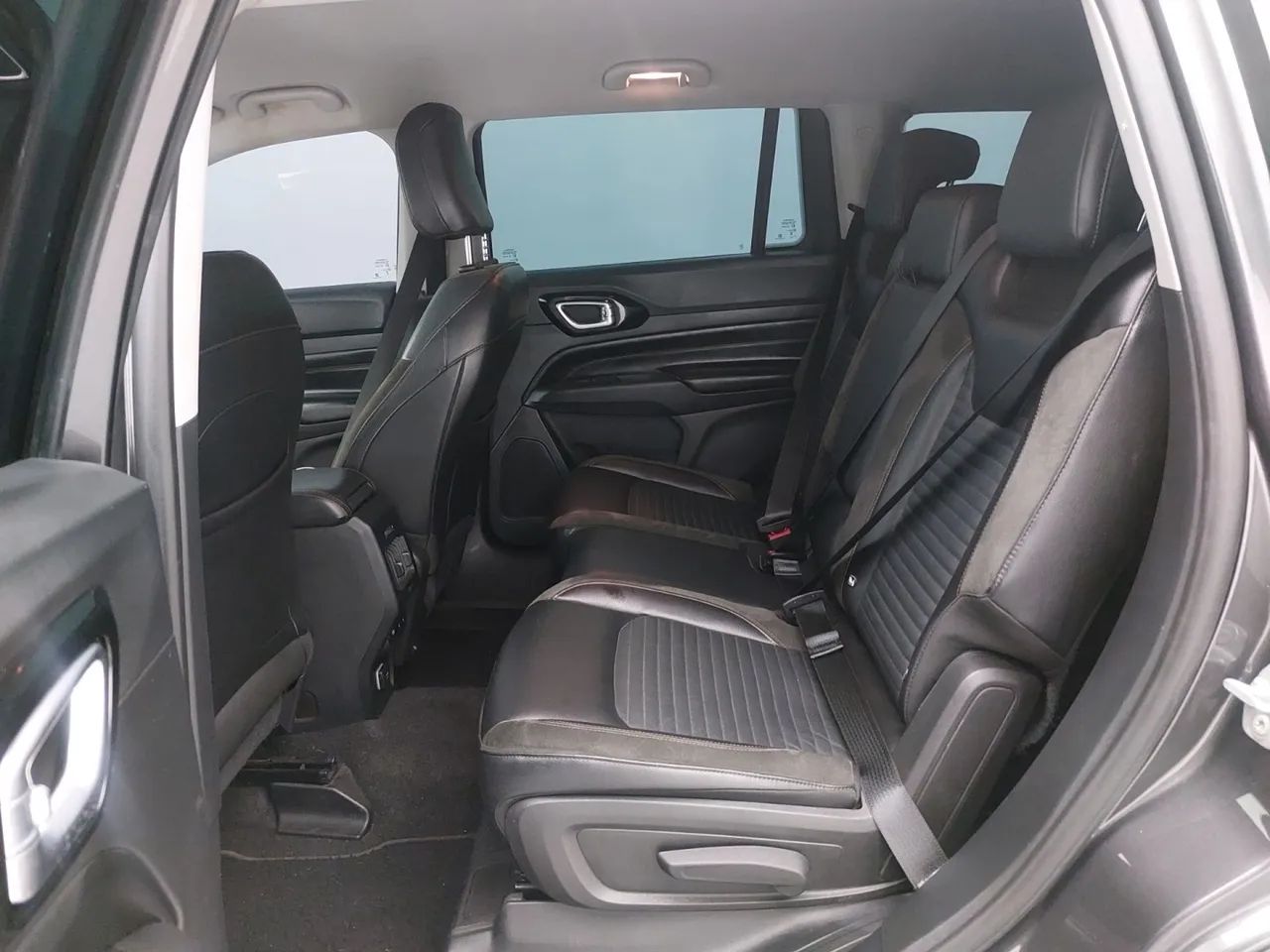 Jeep Commander Limited T270 1.3 TB Flex Aut., foto 17 de 18