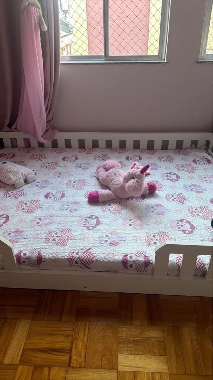 Cama infantil com colchão 