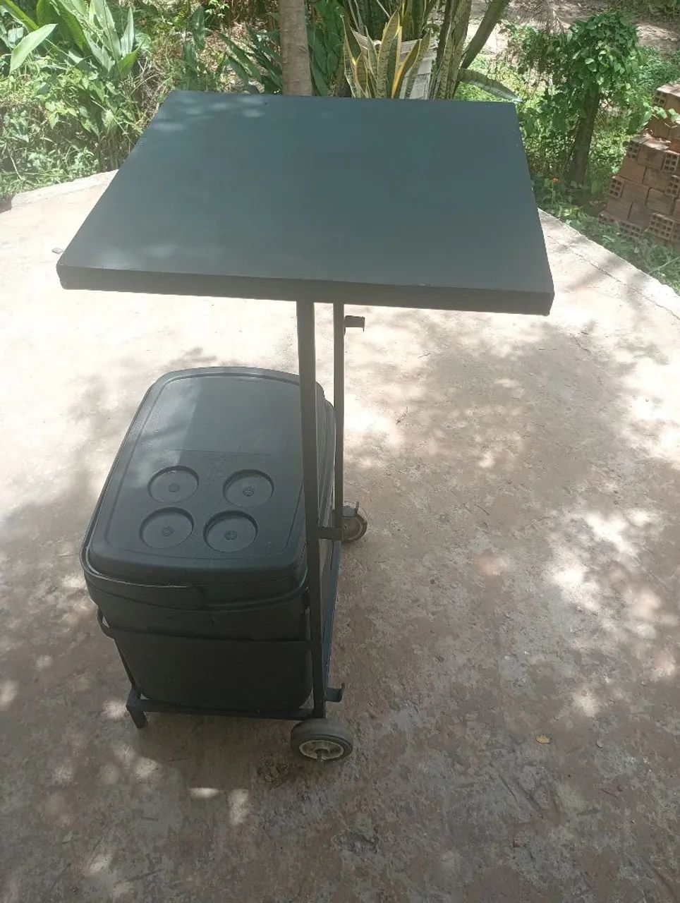 Carinho de caixa térmica com mesinha que monta e desmontar 250  - Foto 2